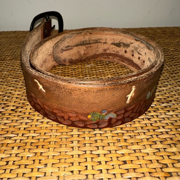 Vintage Women Western Tooled Leather Belt With Brass Buckle Desert Scene Cowgirl main image 5